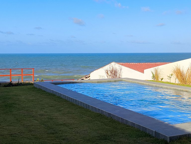 Casa pé na areia ao lado do Hotel Saline Taiba