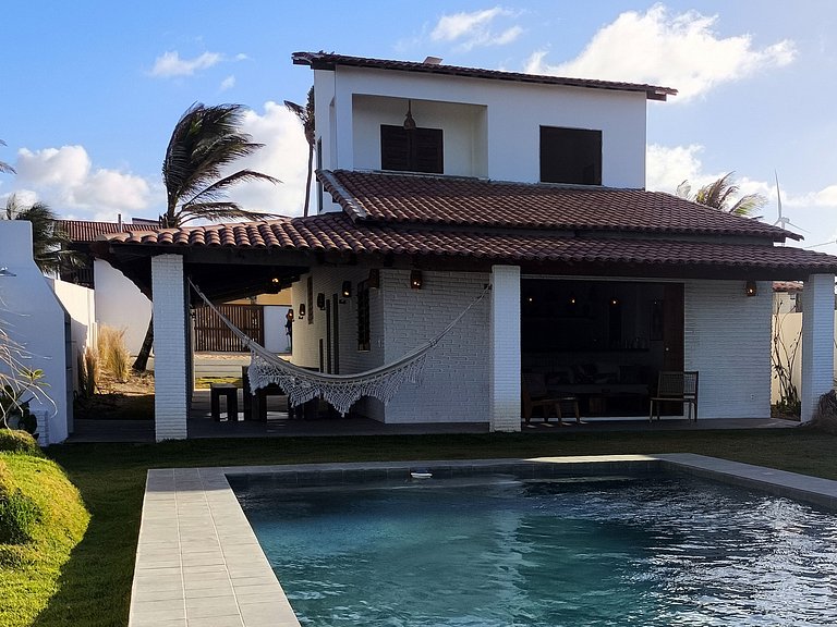 Casa pé na areia ao lado do Hotel Saline Taiba