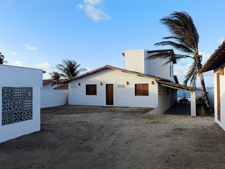 Casa pé na areia ao lado do Hotel Saline Taiba
