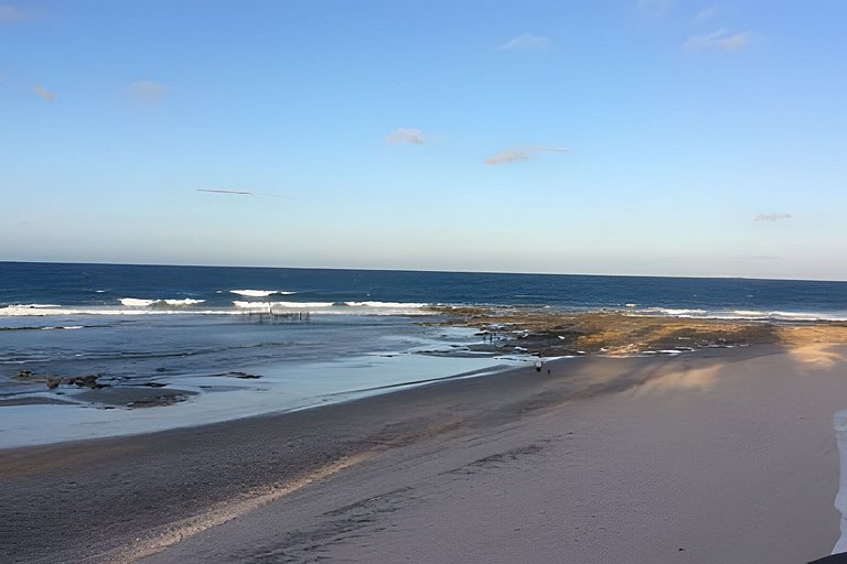 Casa pé na areia com piscina no Centro da Taíba