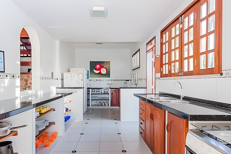 Casa pé na areia com piscina no Centro da Taíba