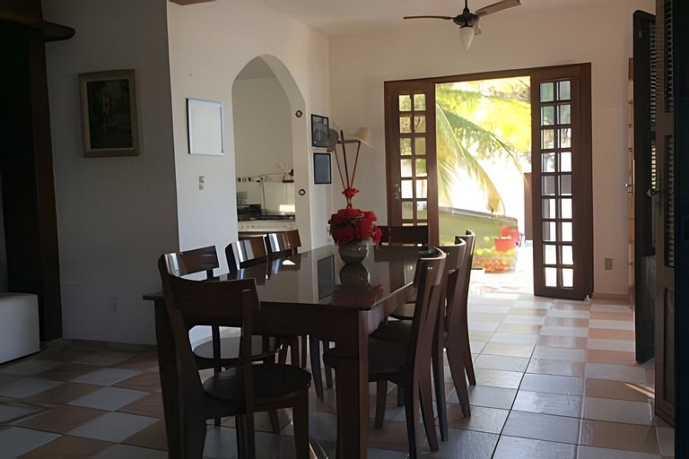 Casa pé na areia com piscina no Centro da Taíba