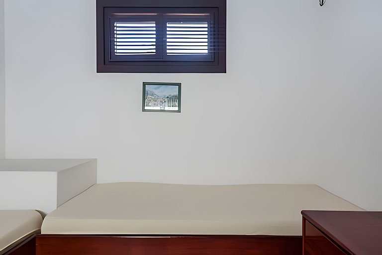 Casa pé na areia com piscina no Centro da Taíba