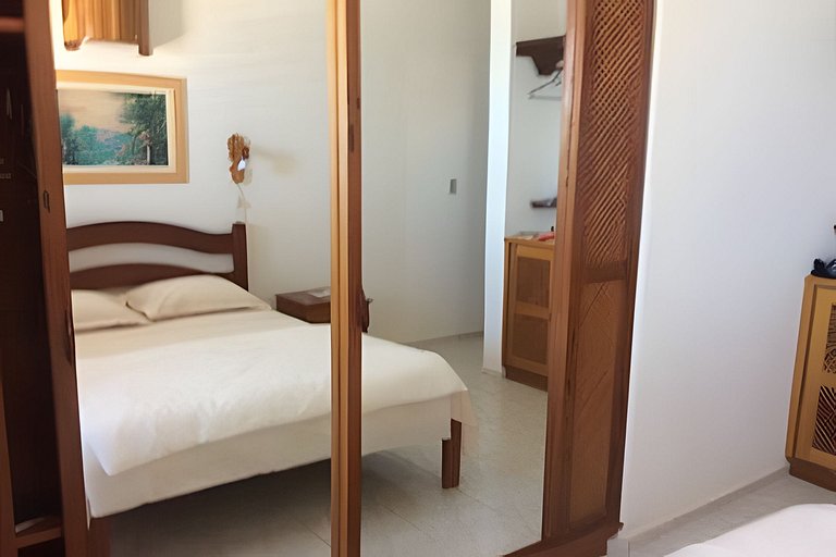 Casa pé na areia com piscina no Centro da Taíba