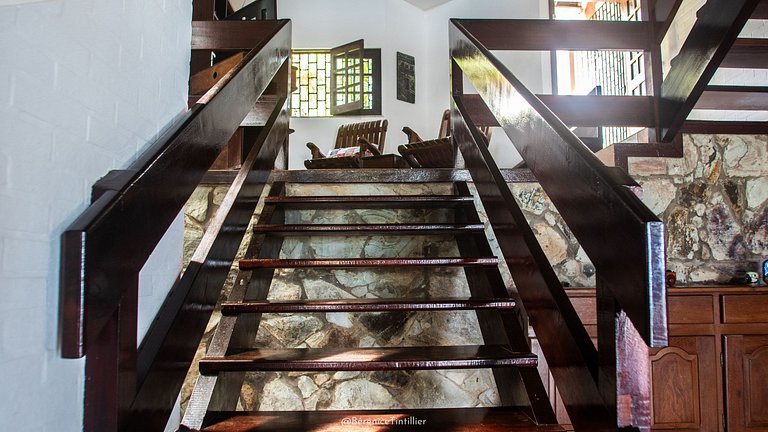 Casa pé na areia com piscina no Centro da Taíba