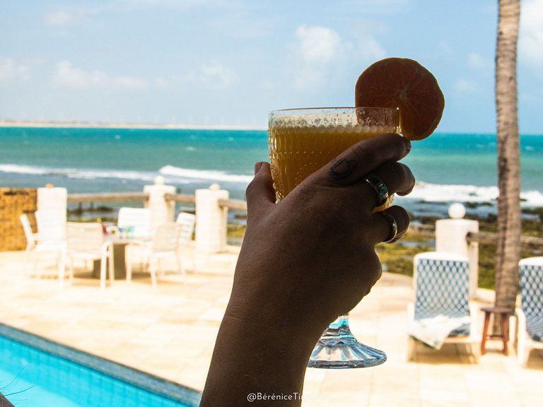 Casa pé na areia com piscina no Centro da Taíba